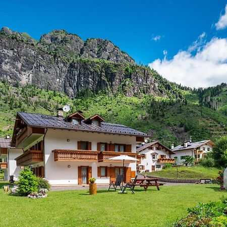 Appartamenti Vittoria Rocca Pietore Exteriör bild